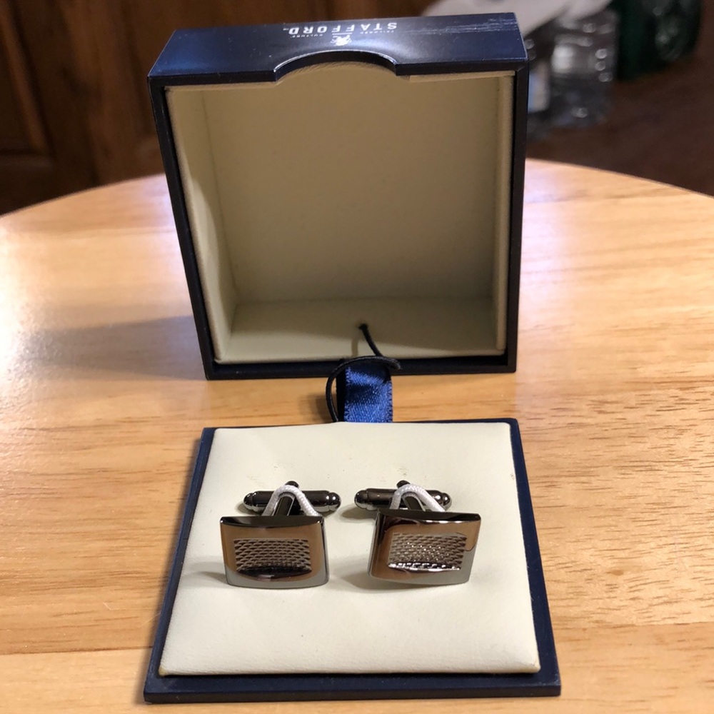Stafford brand dark faux silver cuff links in perfect condition